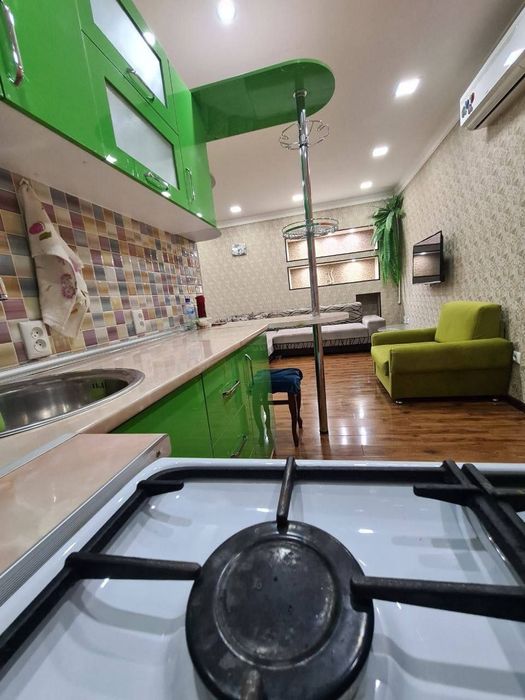 Срочно Продаётся Ц1 1в2/1/4 с мебелью техникой ремонт евро !