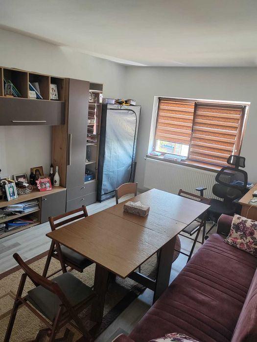 Apartament 3 camere + living preț șoc..și negociabil..