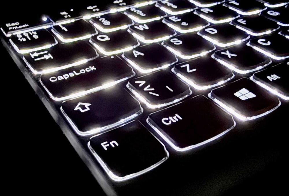 ThinkPad X1 Extreme G3 / i7-10850H / 32GB / GTX1650Ti / 4K OLED Touch