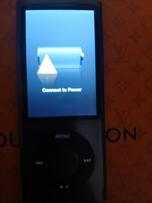 Assalom alekum Ipod Sotiladi holati yangidek tinniq ishlab turdibdi
