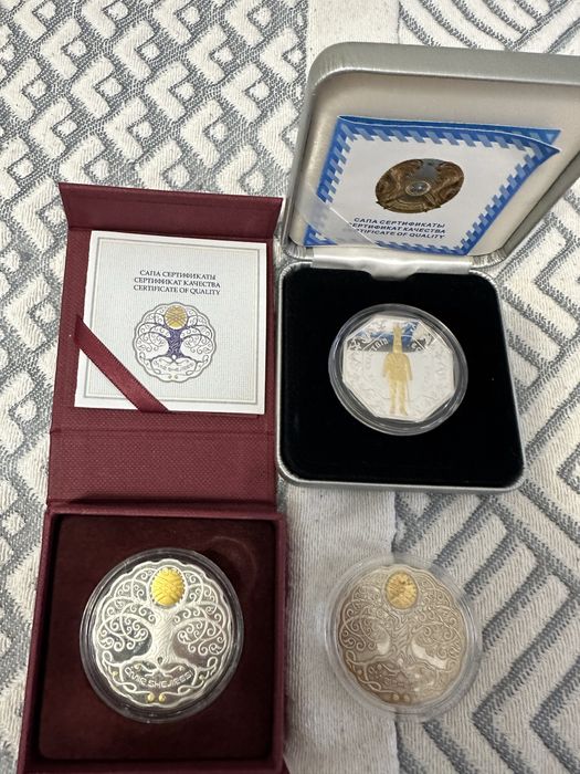 3 монеты серебро с золотом