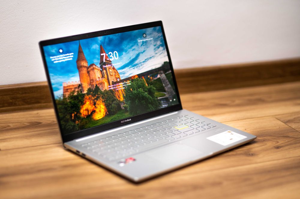 Laptop ASUS Vivobook OLED 15.6 Ryzen 5 5500U 24gb Ram 512 nvme Cutie