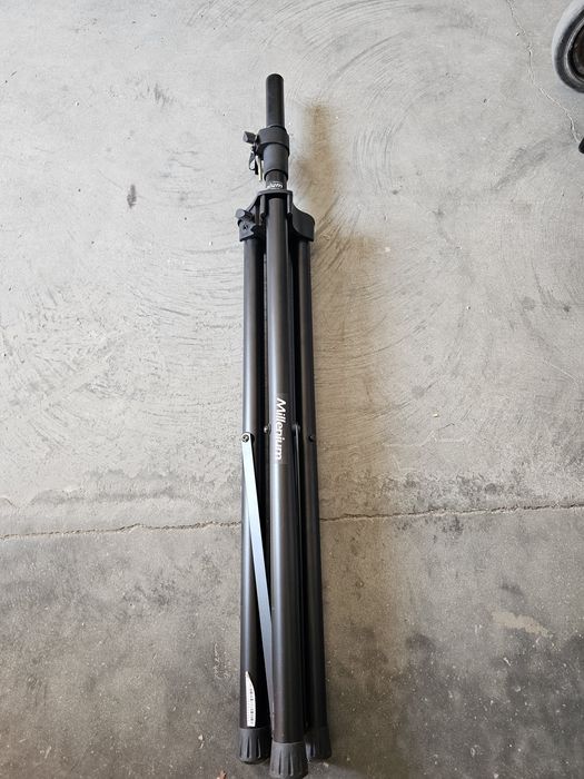 Комплект от 2 стойки за високоговорители Millenium BS-2211B MKII