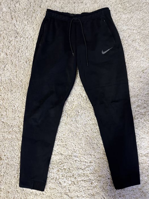 Pantaloni lungi negri Nike