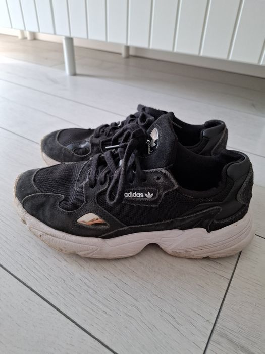 Adidasi adidas piele naturala marimea 39