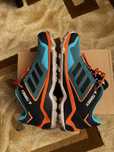 Vand adidas 45  1/3