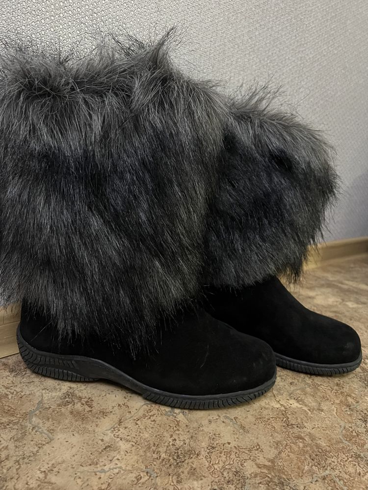 Продам зимние замшевые сапоги