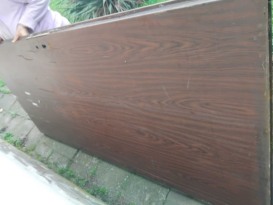 Продавам метални врати