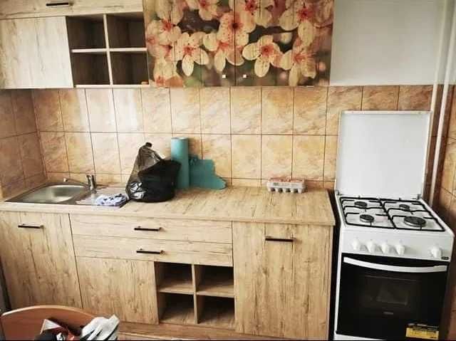 Închiriez apartament 2 camere, etaj 3/4, zona M4