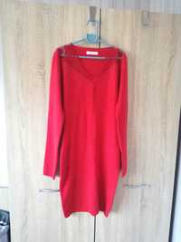 Червена еластична рокля