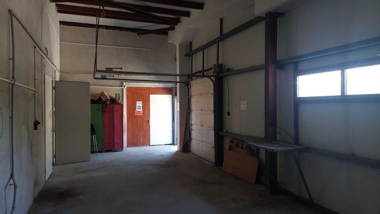 Дава се под наем Промишлена сграда в Карлово - 714 кв.м за 1850 € - Снимка #9