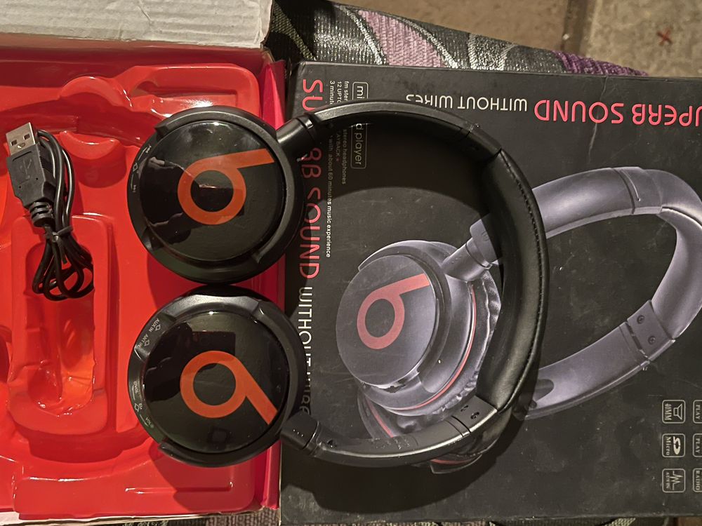beats by dre слушалки и поставка за тонколона