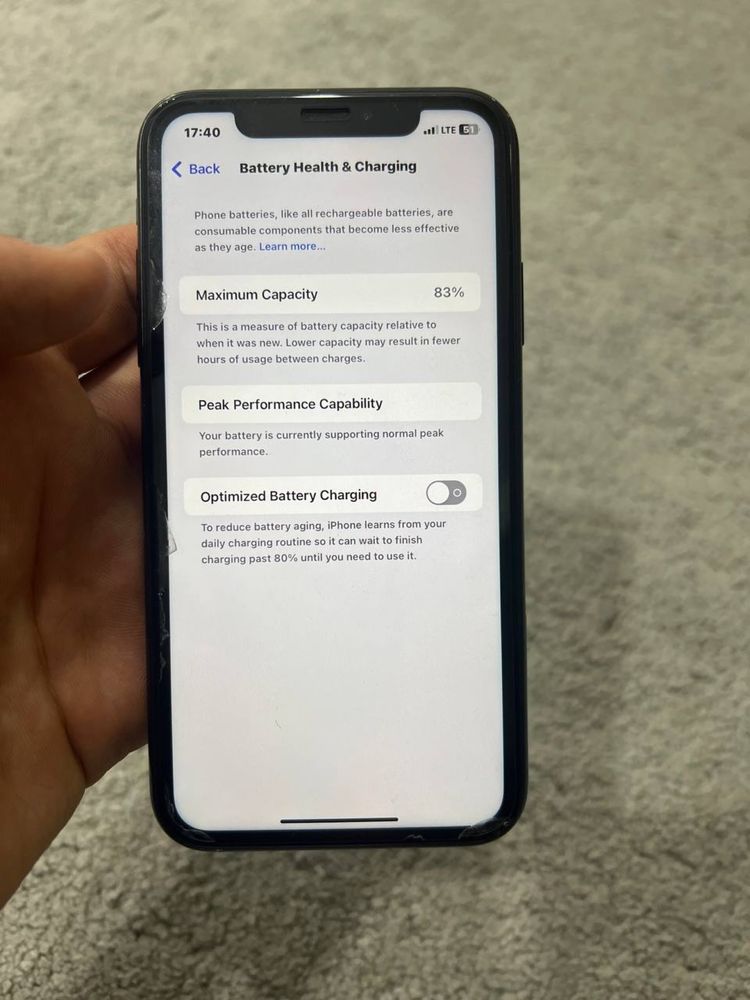 Iphone XR  xolati ideal narxi 2mln2ming