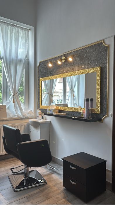 Salon de vanzare
