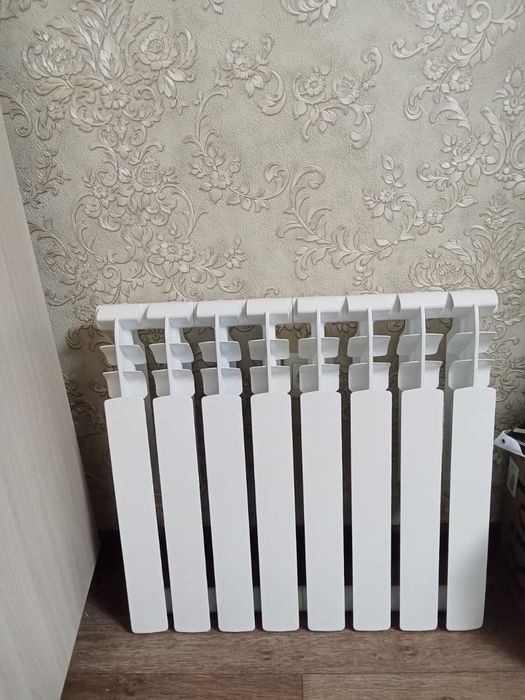 Продам биметаллическую батарею