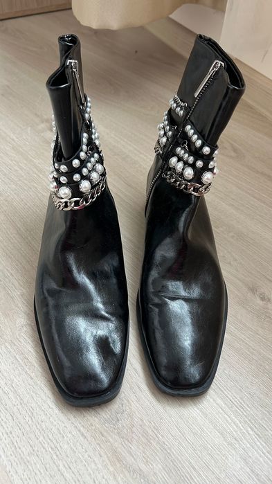 Боти черни-ZARA, размер 41, еко кожа с маниста , нови