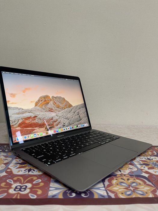 Продам идеальный MacBook (AKB 88% на M1)