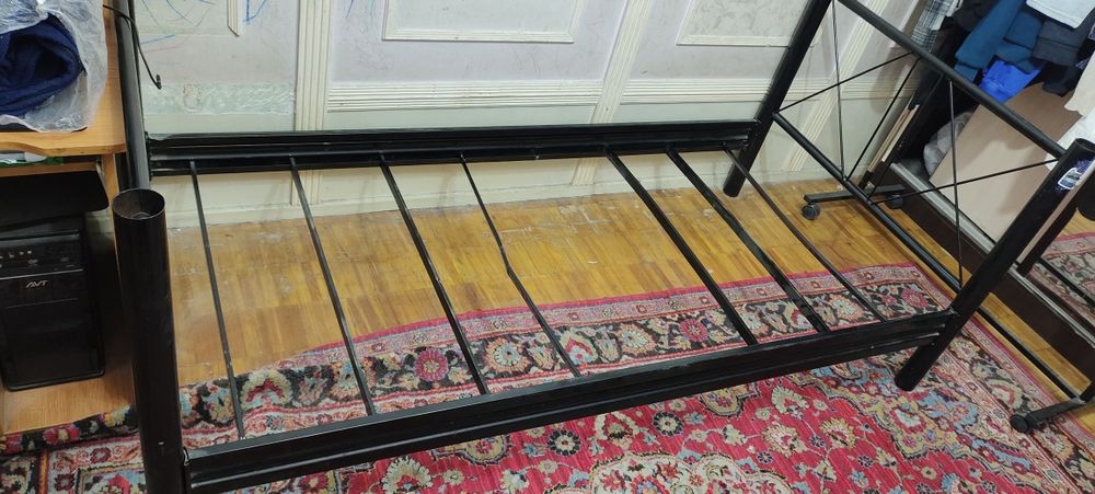 Двухъярусная кровать