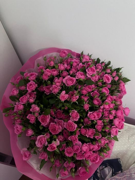 Свежие,большие кустовые розы