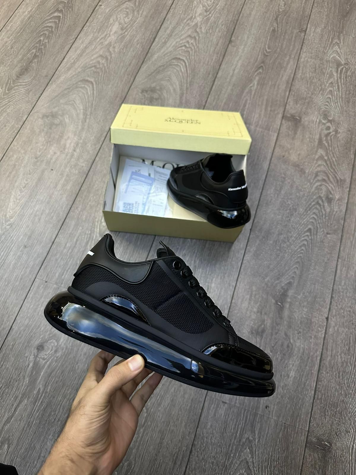 Sneackers premium Alexander McQueen - full box
