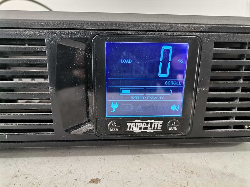 UPS - Tripp lite SMX1500LCD