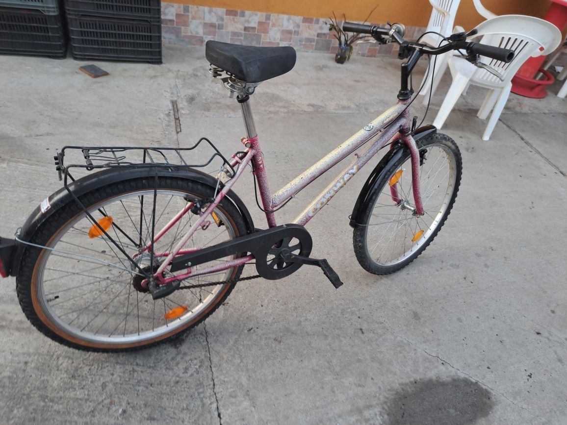 Bicicleta de dama cu roti de 26