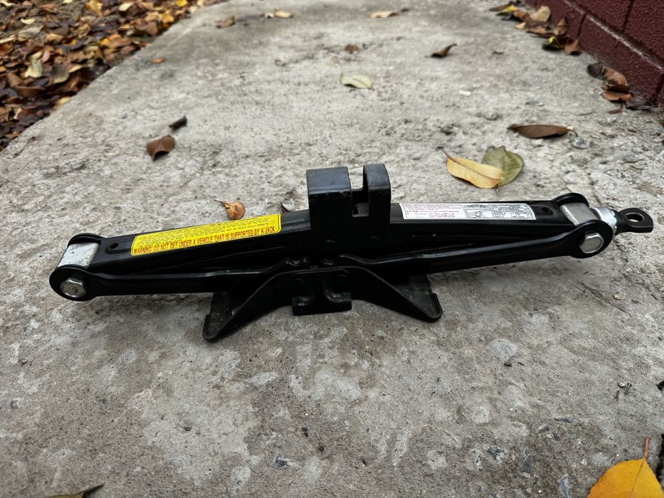 Домкрат ромбический