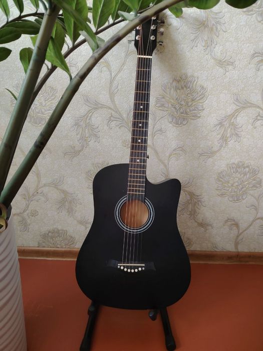 Гитара акустическая