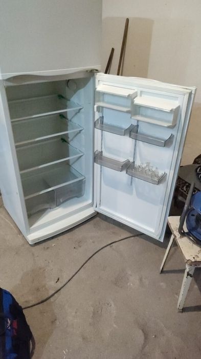 Продам рабочий холодильник