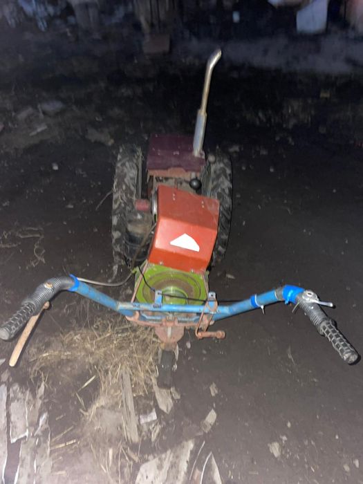 Vând motocultor pe motorina