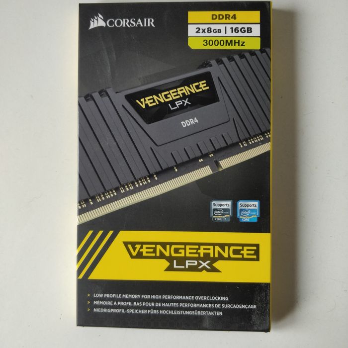 Memorie Corsair Ddr4 2x8GB 2666 Hz și 3000Hz