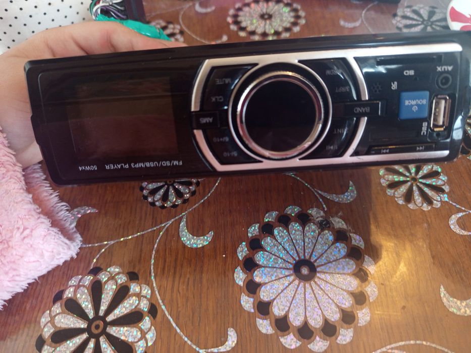 Vând casetofon auto