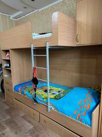 Детская кровать двухярусная со шкафами