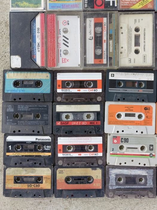 55 броя аудиокасети за касетофон