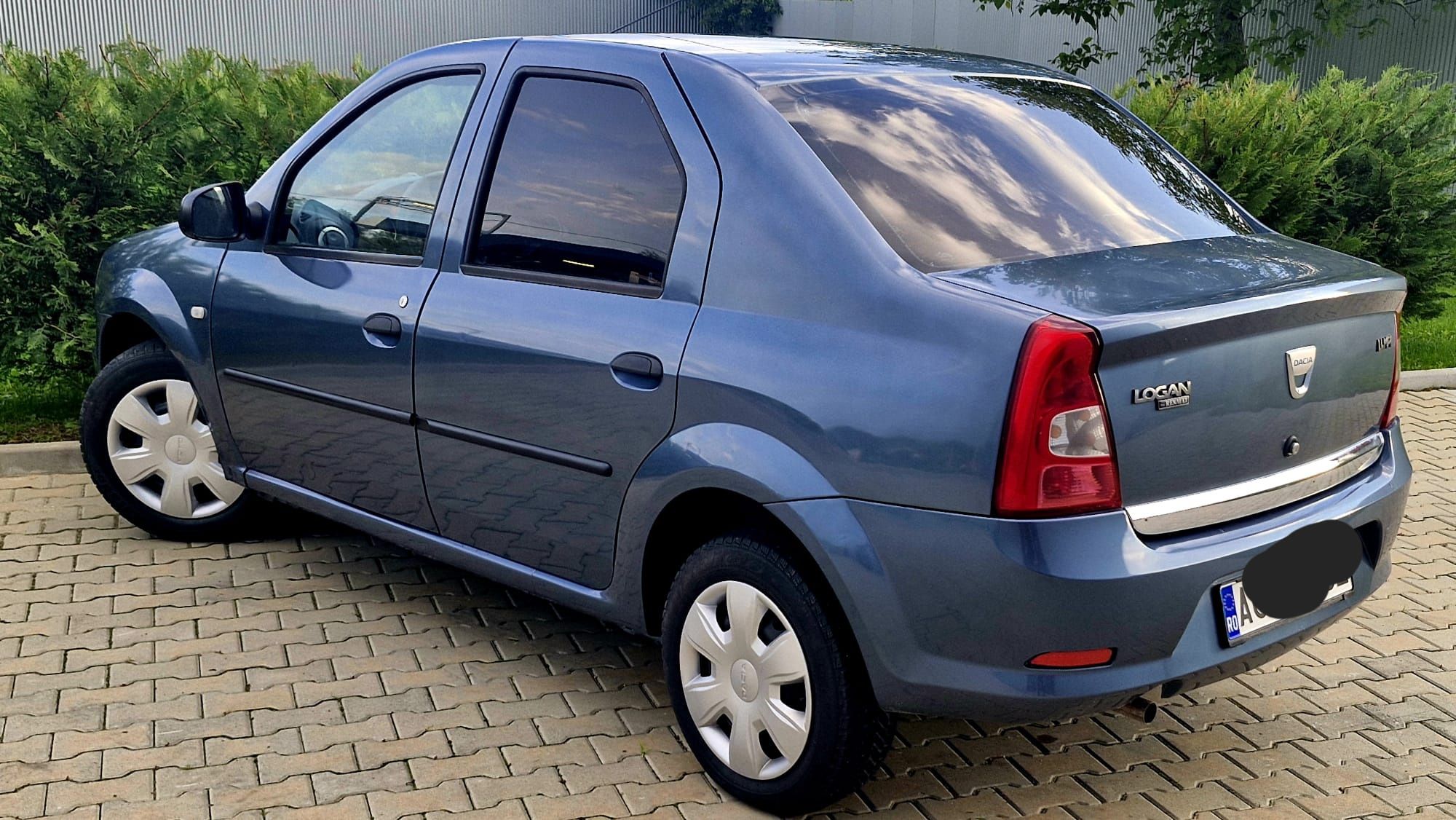 Vând Dacia Logan proprietar full A.C
