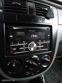 Pioneer 705 BT. Aux