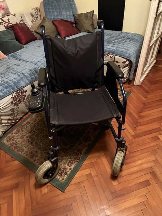 Scaun cu rotile electric