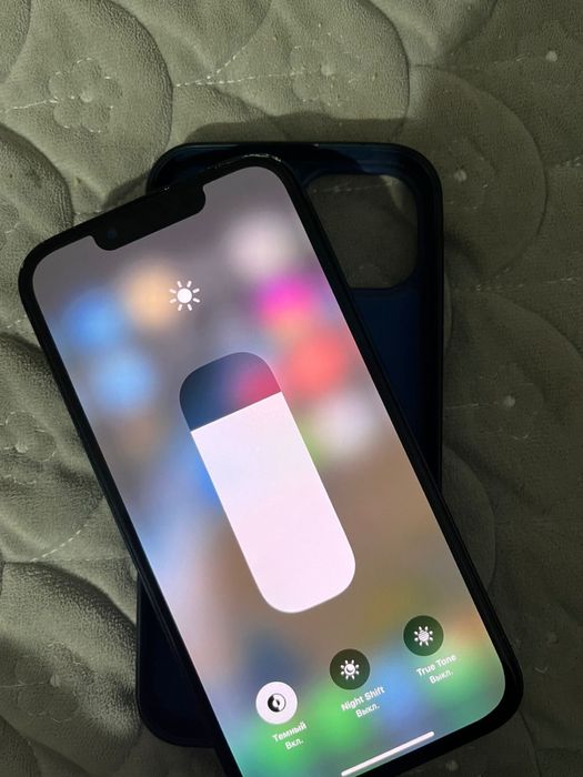 Айфон 13 128гб минус на фоте