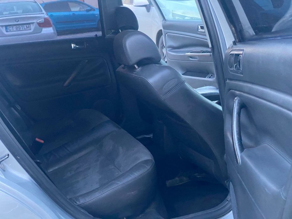 Vând vw passat 2005 model higline 1.9 diesel 131 CP xenon piele