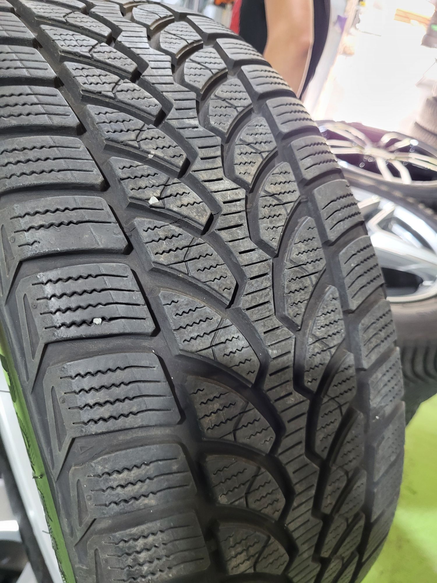4 бр зимни 225/50/17 Bridgestone