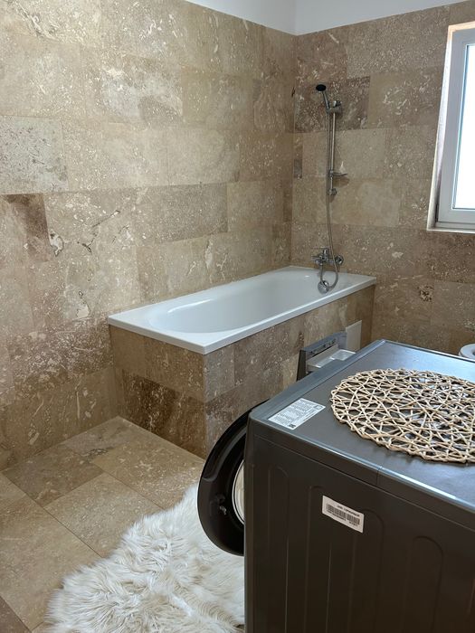 Proprietar vând casa,intabulata,mobilata si utilata.