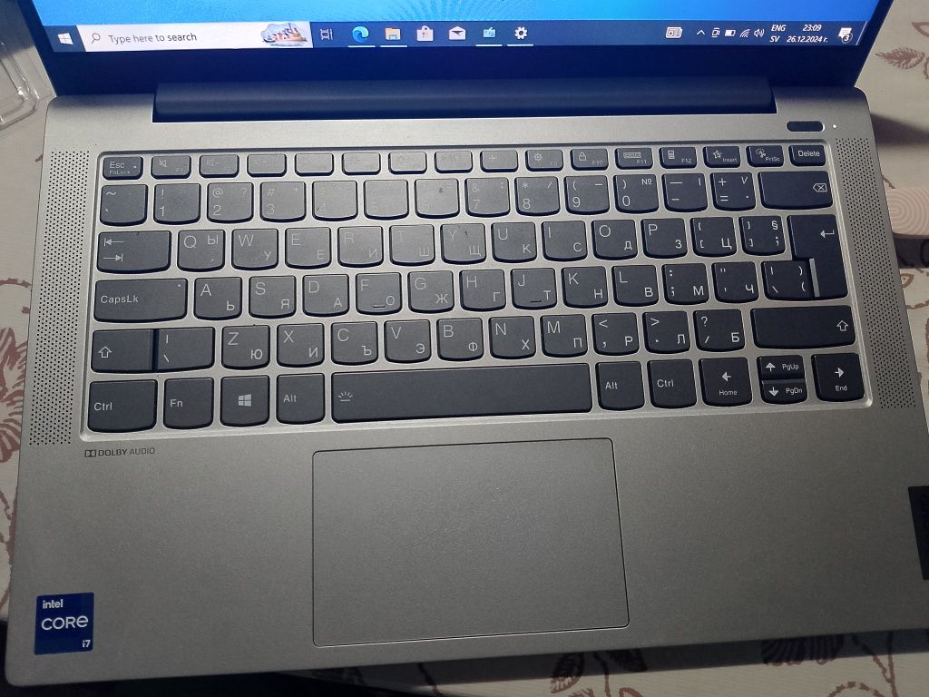 Lenivo ideapad 5 11th Gn intel core i7-1165G7. 2.80 GHz 16gb ram 512