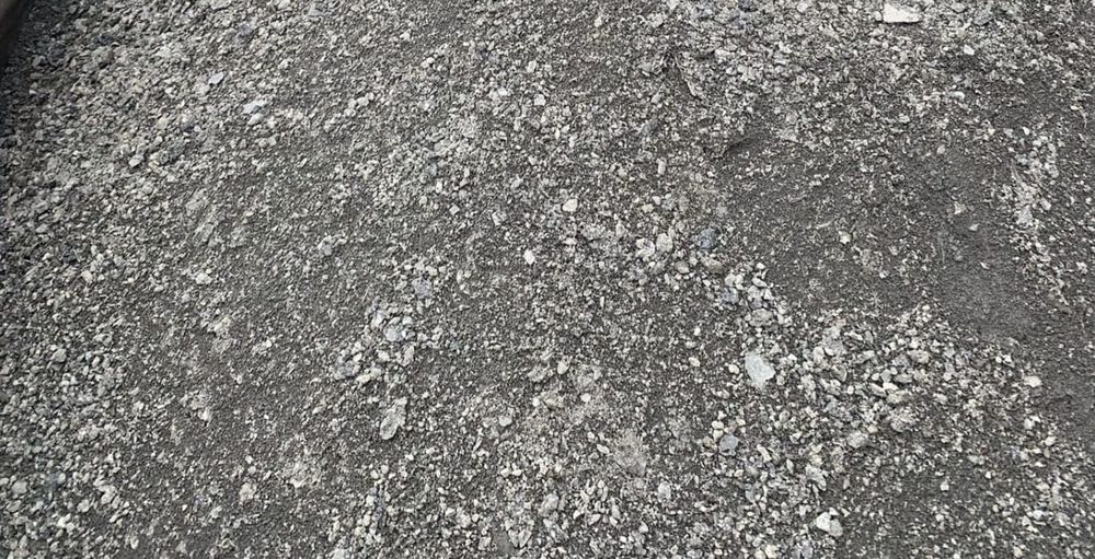 Frezat de asfalt piatra concasat