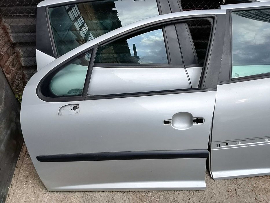 Врати Пежо 207 комби Peugeot sw стъкло врата лява дясна предна задна