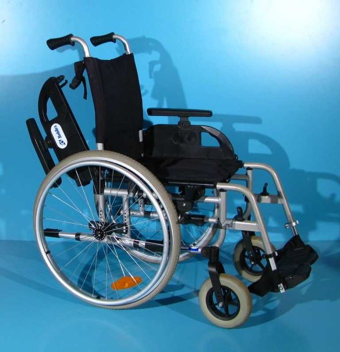 Scaun cu rotile din aluminiu Mobilex / latime sezut 40 cm