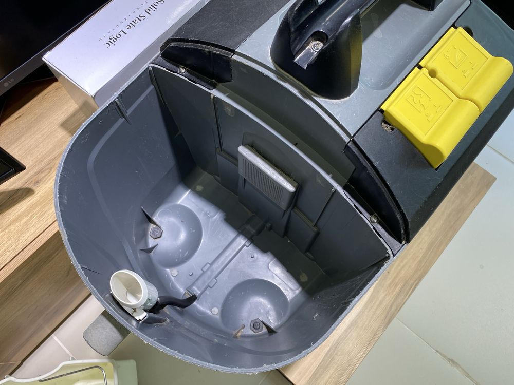 Моющий профессиональный пылесос Karcher Puzzi 10/1, 10150/A10
