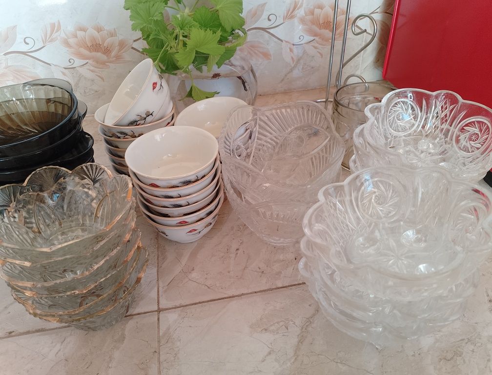 Продам вазы ,солатницы