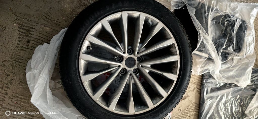 BMW jante originale  Roti iarna 245 45 18 cauciucuri Goodyear Ultragri