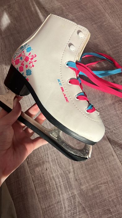 Продам коньки для девочки