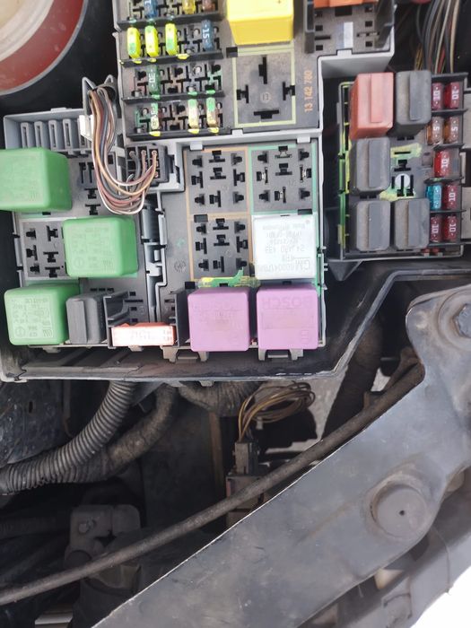 Relee și sigurante auto Releu Dacia Renault Opel VW  Skoda Audi Fiat